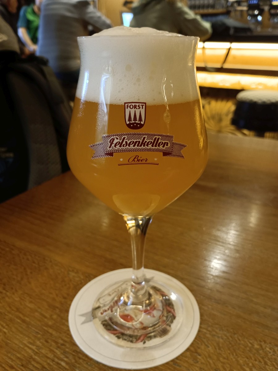Forst Felsenkeller – Glas 0,4
